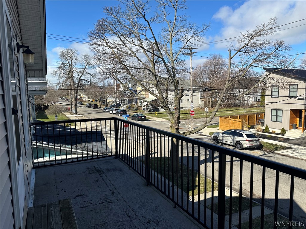 191 Vermont Street Buffalo, NY 14213 - Photo 5 of 8 Upper balcony
