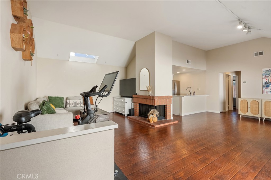 12 Filare Irvine, CA 92620 - Photo 6 of 39