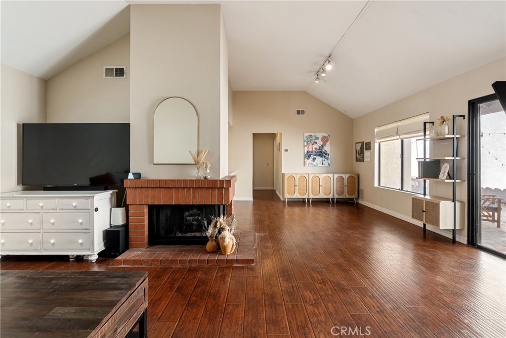 12 Filare Irvine, CA 92620 - Photo 8 of 39