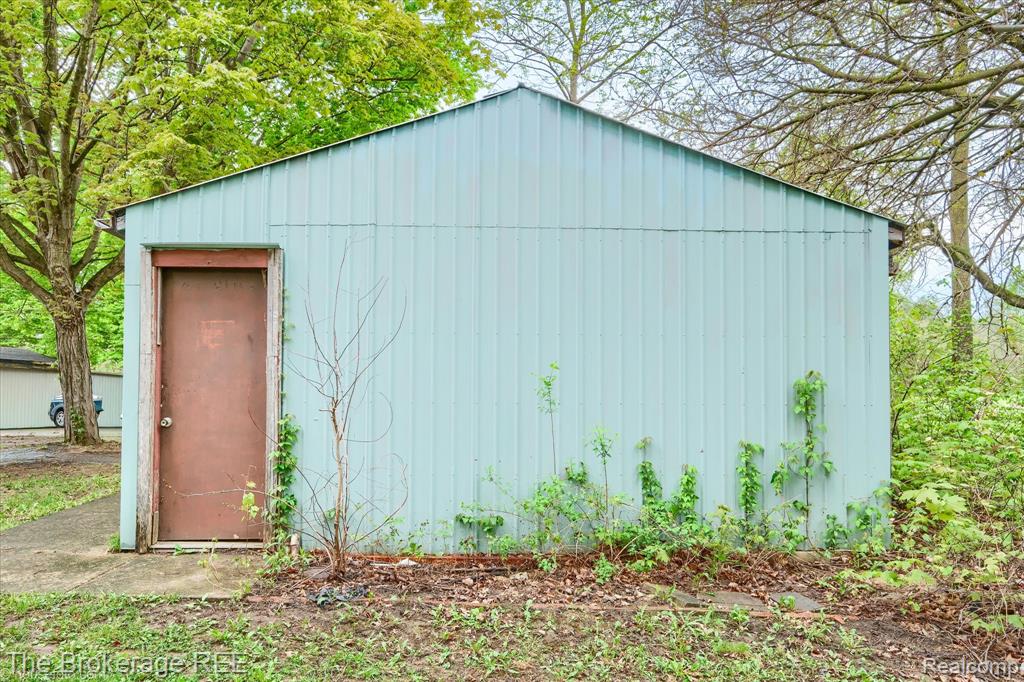 5042 Cook Road Swartz Creek, MI 48473 - Photo 5 of 48 Gallery Image 5