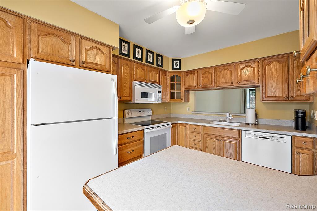 23243 Farmington Road Farmington, MI 48336 - Photo 11 of 40 Gallery Image 11