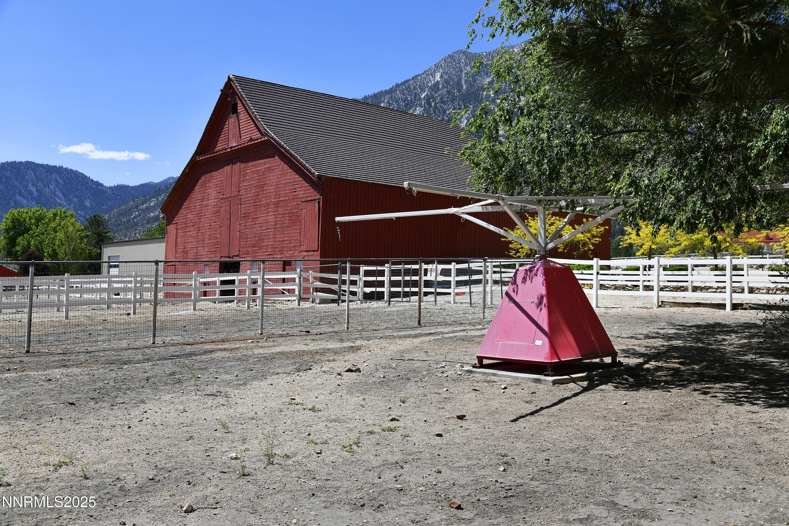 775 Foothill Road Gardnerville, NV 89460 - Photo 26 of 90 16