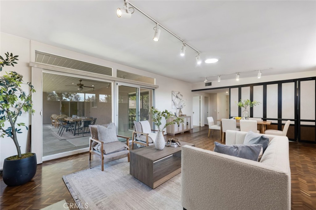 501 Birmingham Road Burbank, CA 91504 - Photo 10 of 48