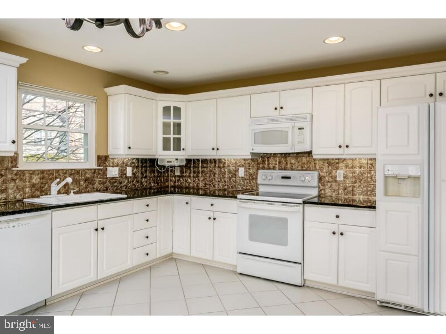 2 Hogan Way Moorestown, NJ 08057 - Photo 9 of 24 Kitchen