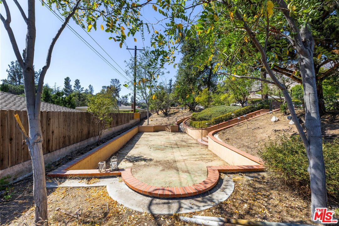 2261 Sinaloa Avenue Altadena, CA 91001 - Photo 12 of 20 a view of swimming pool