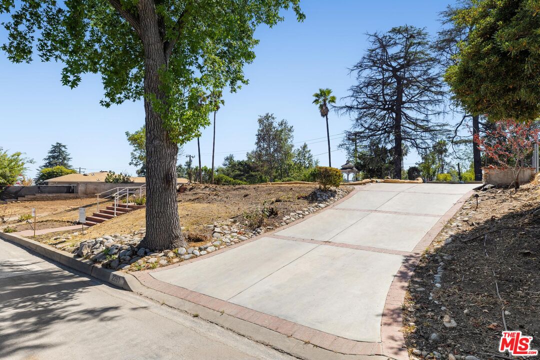 2261 Sinaloa Avenue Altadena, CA 91001 - Photo 3 of 20 a view of a backyard of the house