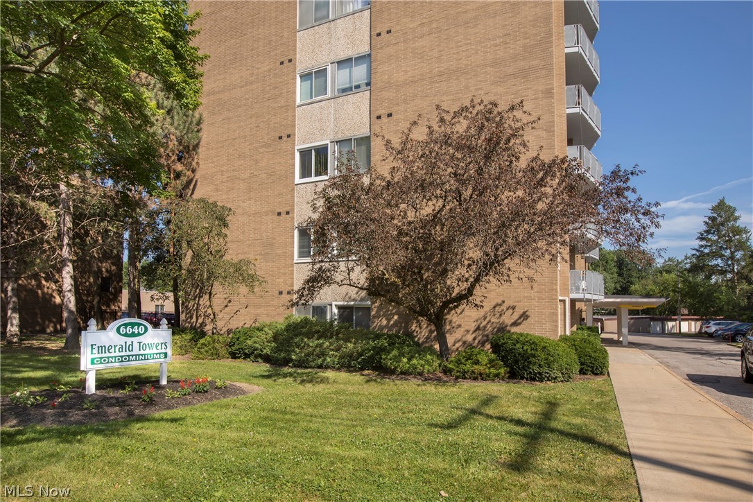 6640 Pearl Road, Unit 105 Cleveland, OH 44130 - Photo 2 of 21