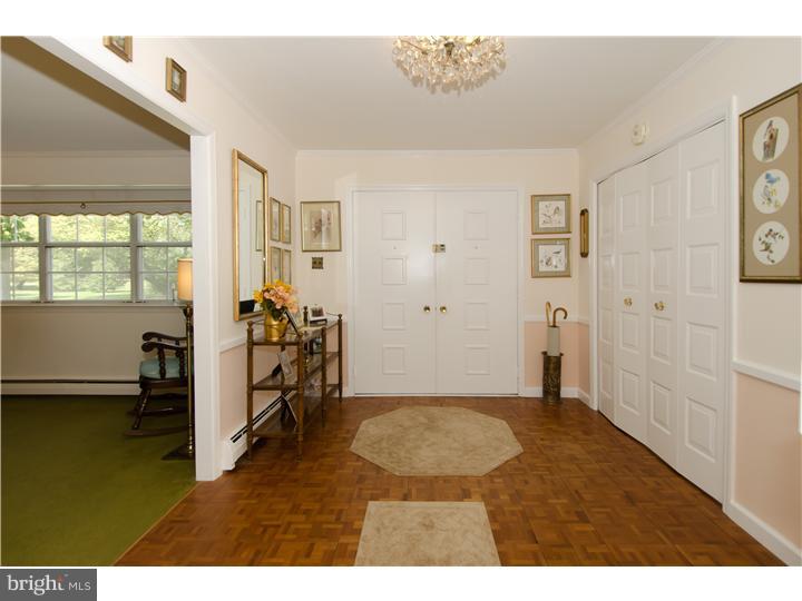 11 Rotterdam Road West Holland, PA 18966 - Photo 2 of 25 Foyer