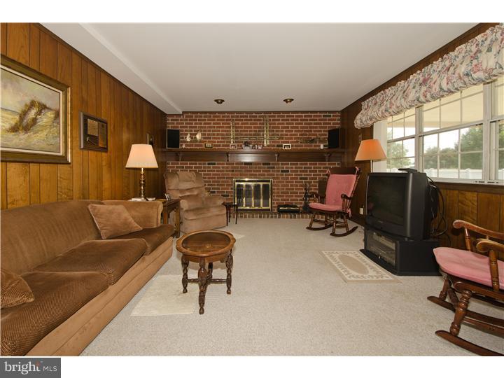 11 Rotterdam Road West Holland, PA 18966 - Photo 11 of 25 Family Room