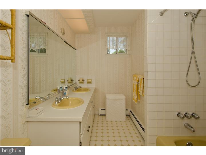 11 Rotterdam Road West Holland, PA 18966 - Photo 19 of 25 Bathroom