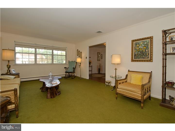 11 Rotterdam Road West Holland, PA 18966 - Photo 4 of 25 Living Room