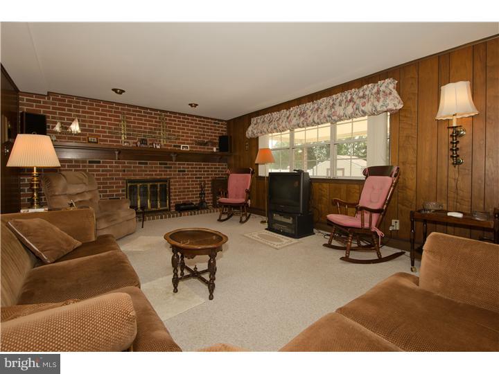 11 Rotterdam Road West Holland, PA 18966 - Photo 10 of 25 Family Room