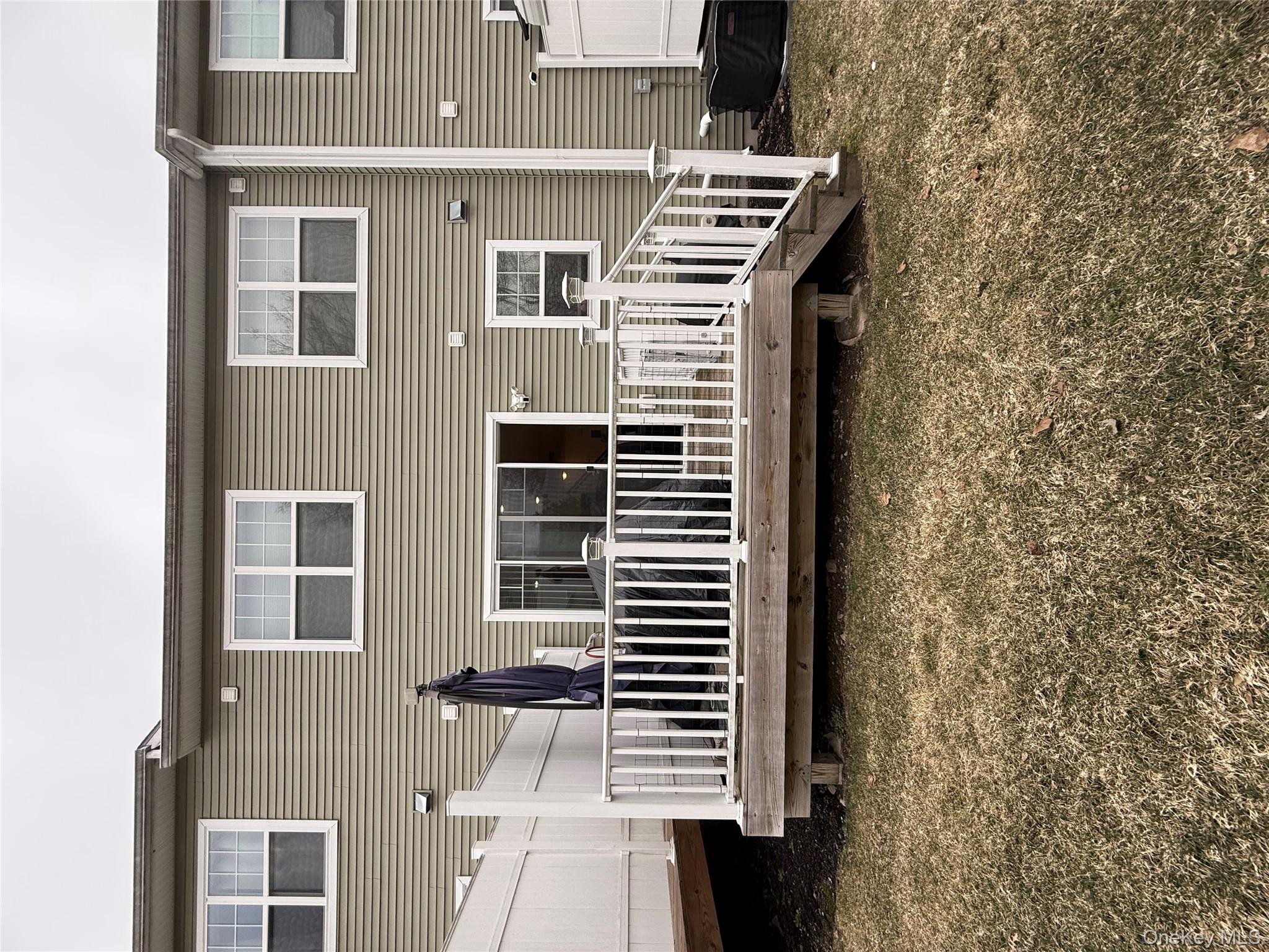 19 Magnolia Park Road Middletown, NY 10940 - Photo 2 of 8