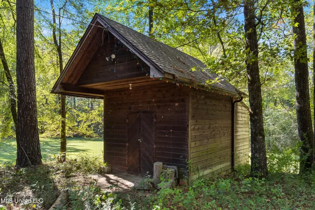 $479,000 | 320 Cedar Hills Road, Holly Springs, MS 38635