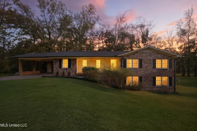 $479,000 | 320 Cedar Hills Road, Holly Springs, MS 38635