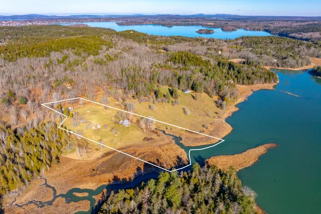 $995,000 | 26 Tidal Creek Road, Brooksville, ME 04642