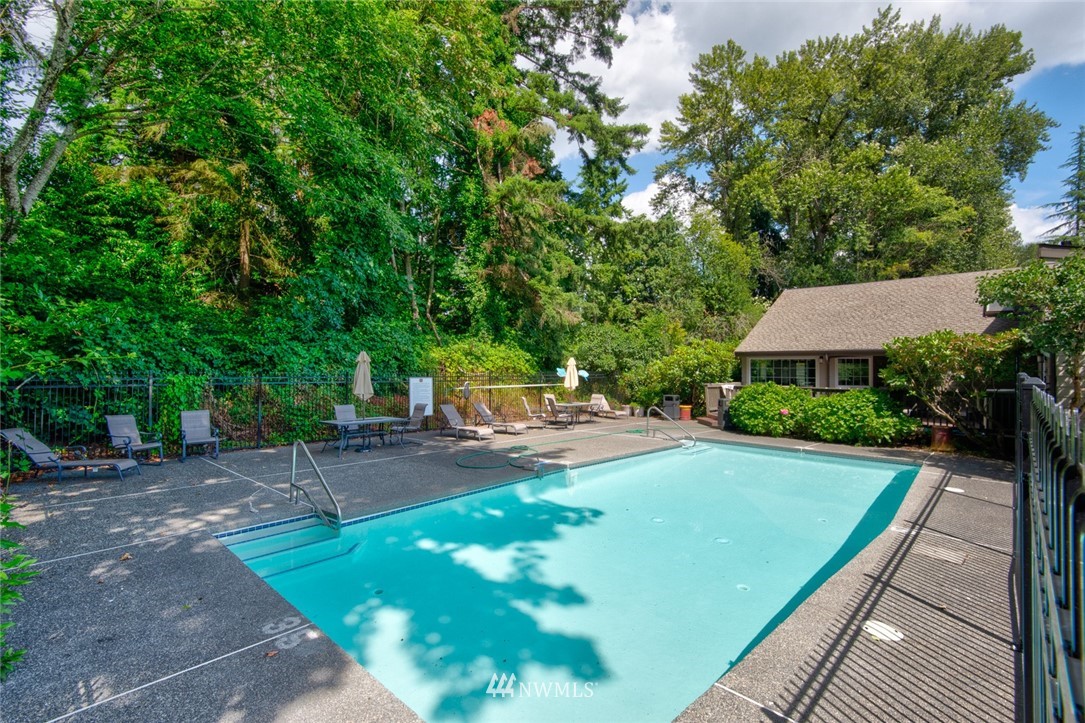 10831 Northeast 147th Lane, Unit R104 Bothell, WA 98011 - Photo 6 of 15 a view of a backyard with a garden