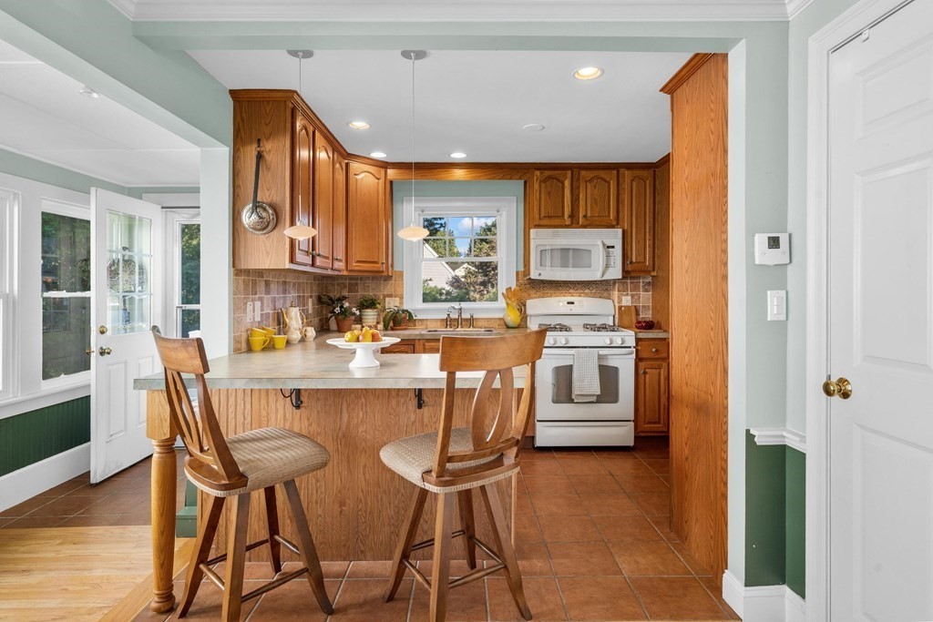 21 Gretter Road Boston, MA 02132 - Photo 5 of 20 Gallery Image 5
