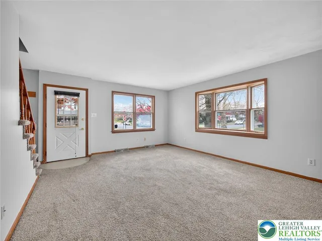 $2,050 | 2149 Allen Street, Allentown, PA 18104