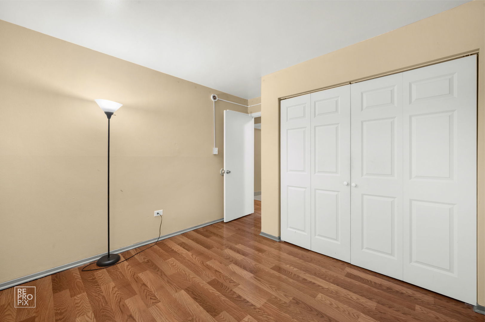 107 West Elk Trail, Unit 106 Carol Stream, IL 60188 - Photo 10 of 15 a view of an empty room