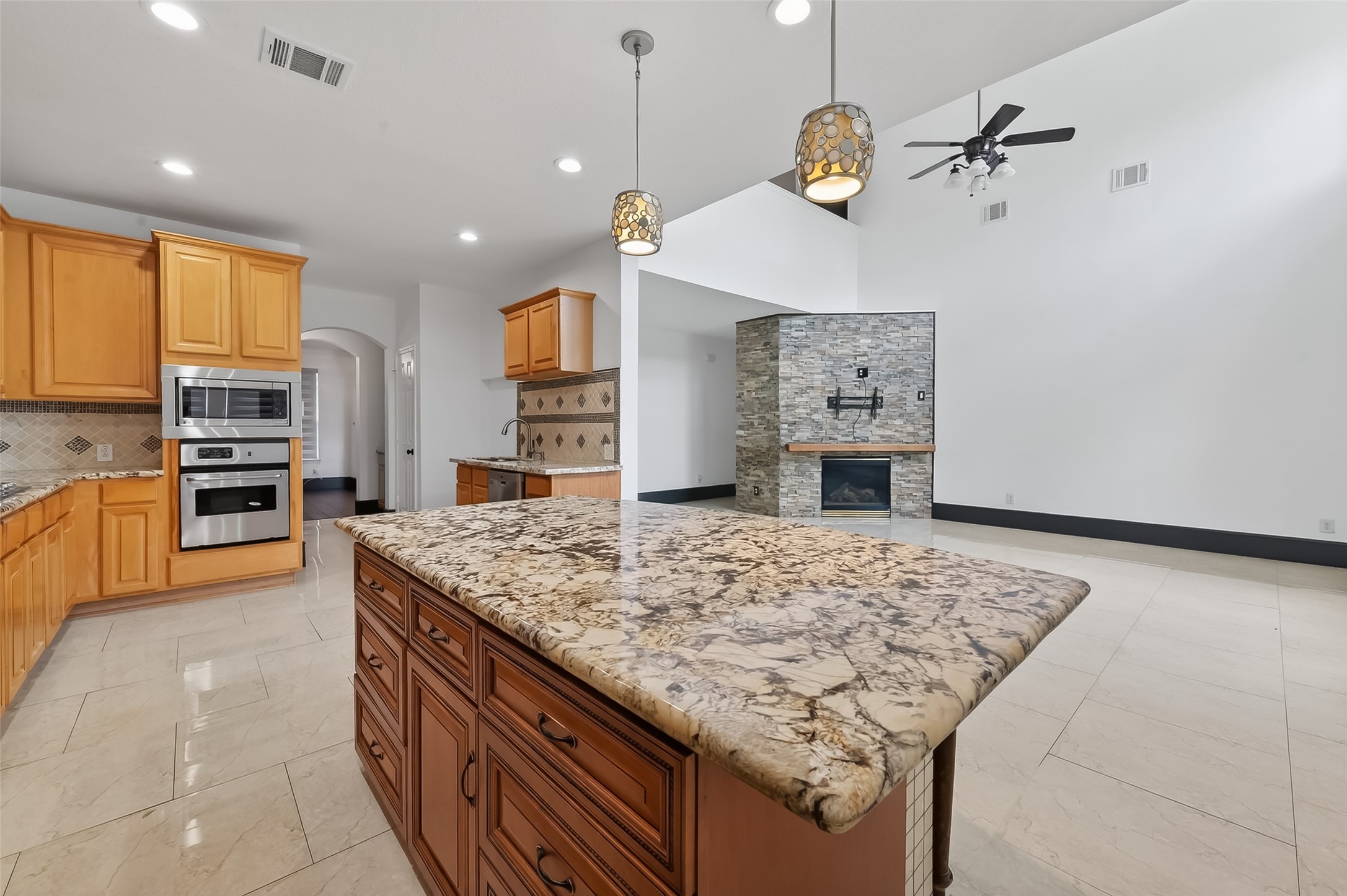 1311 Rene Court Sugar Land, TX 77479 - Photo 13 of 45