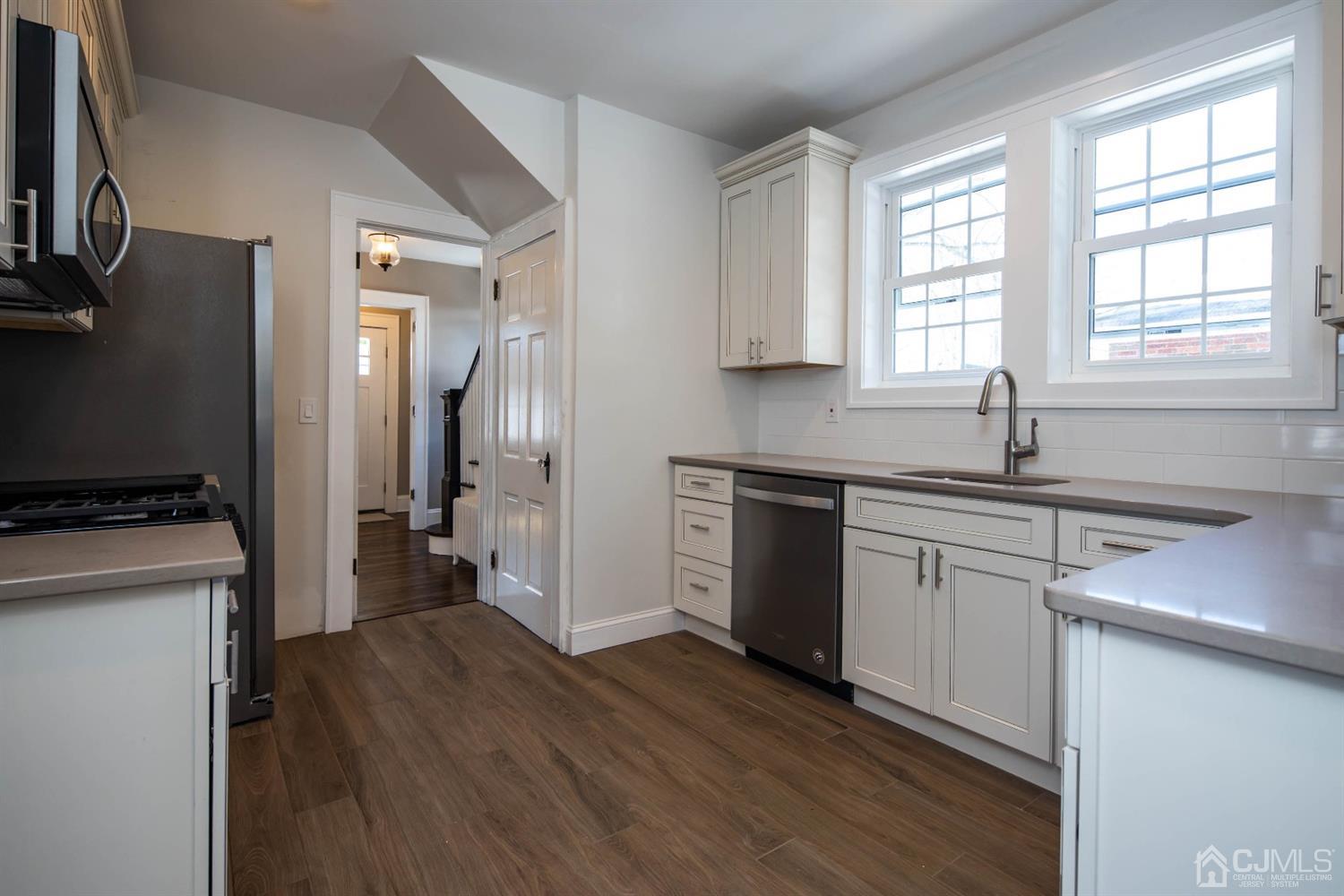 369 Franklin Road North Brunswick, NJ 08902 - Photo 17 of 33 Gallery Image 17
