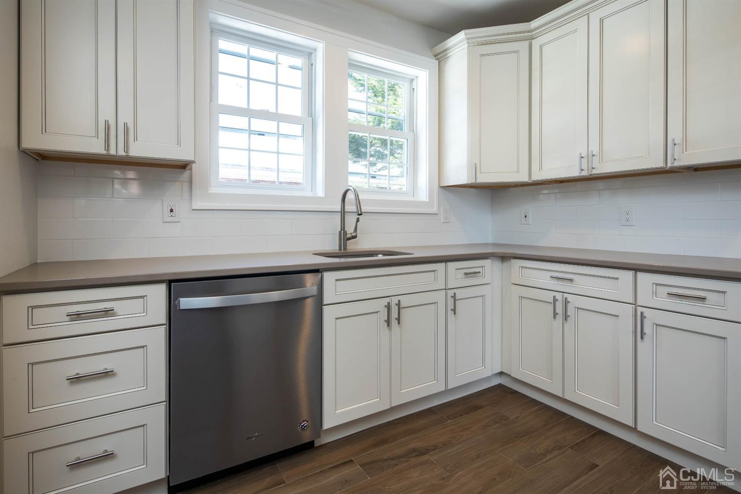 369 Franklin Road North Brunswick, NJ 08902 - Photo 19 of 33 Gallery Image 19