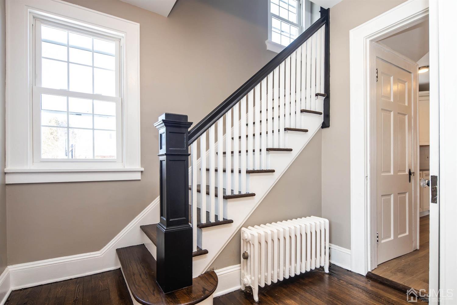 369 Franklin Road North Brunswick, NJ 08902 - Photo 5 of 33 Gallery Image 5