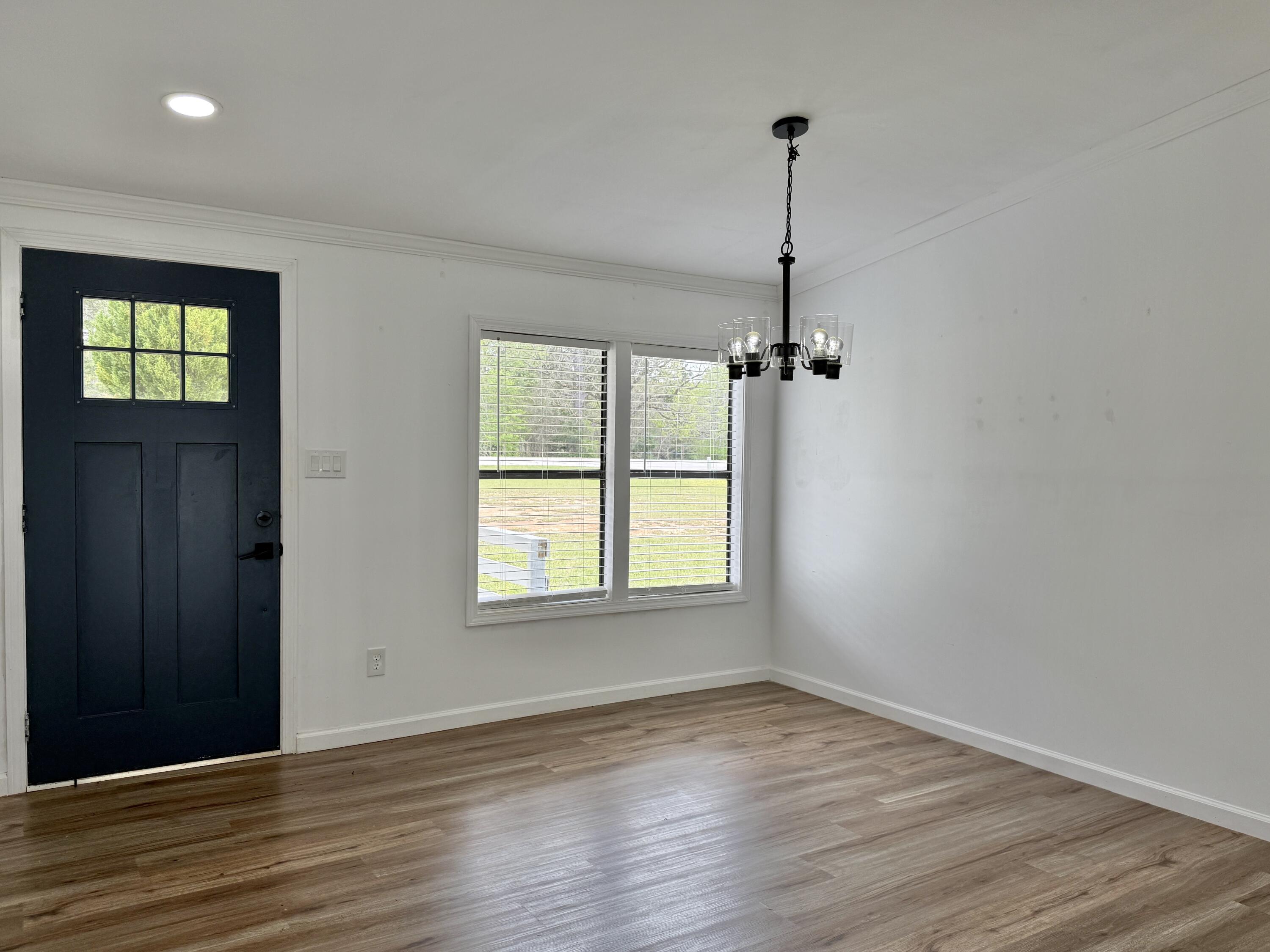 10199 Ga Highway Stapleton, GA 30823 - Photo 8 of 33 Dining area