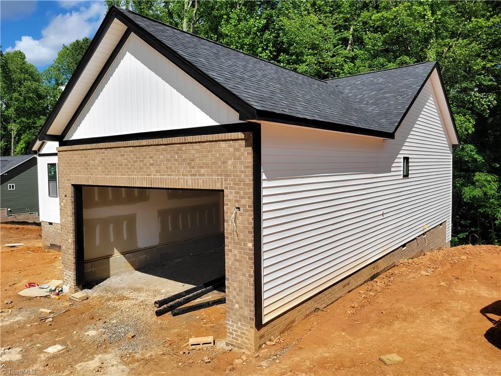 323 Styers Road Winston-Salem, NC 27105 - Photo 8 of 29 Gallery Image 8