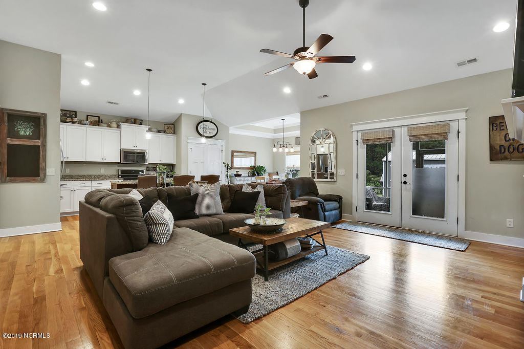 108 Olde Point Road Hampstead, NC 28443 - Photo 5 of 41 108OldePointeRoad-5