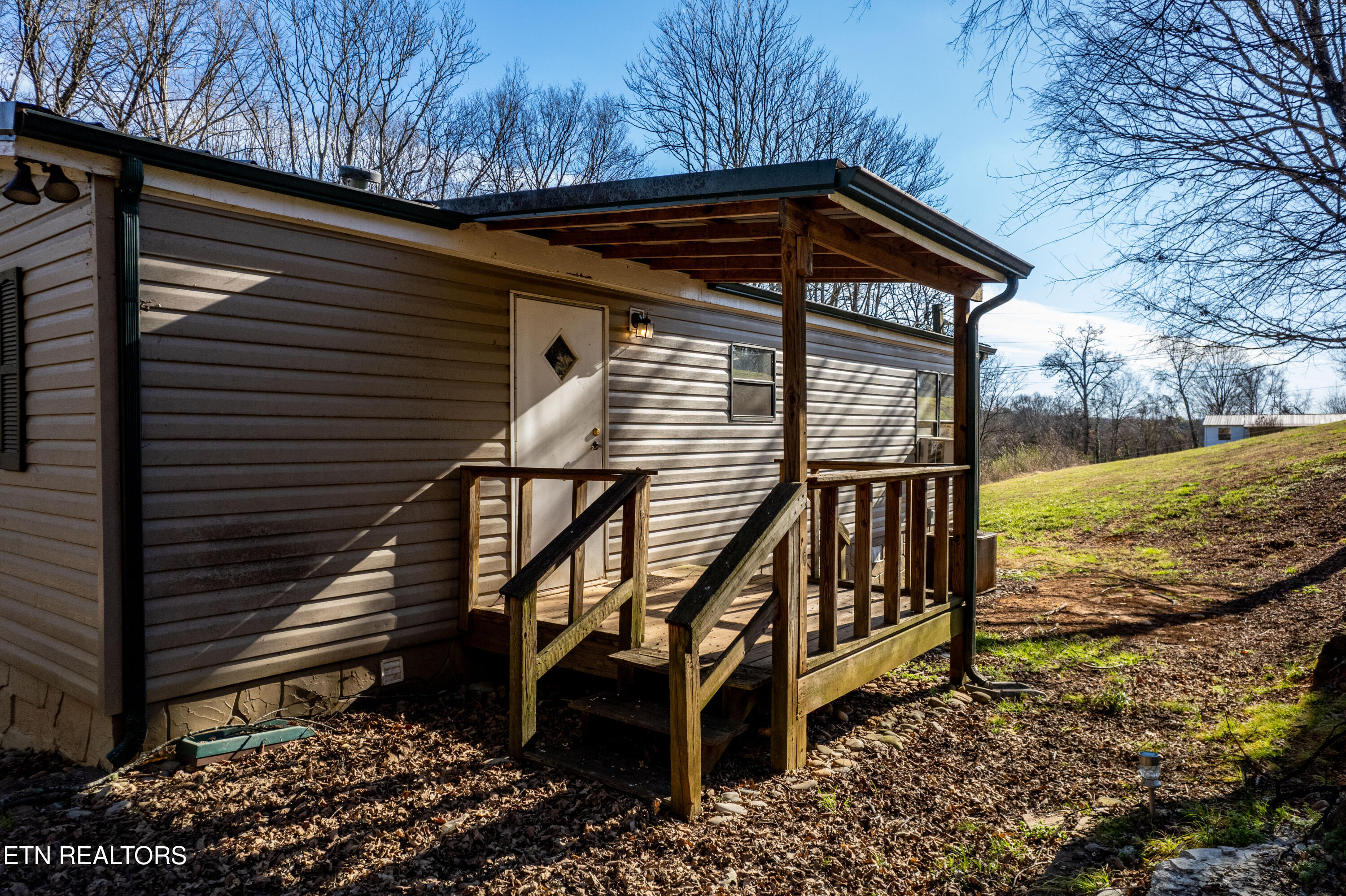 281 Trigonia Road Greenback, TN 37742 - Photo 5 of 27 281TrigoniaRd-27