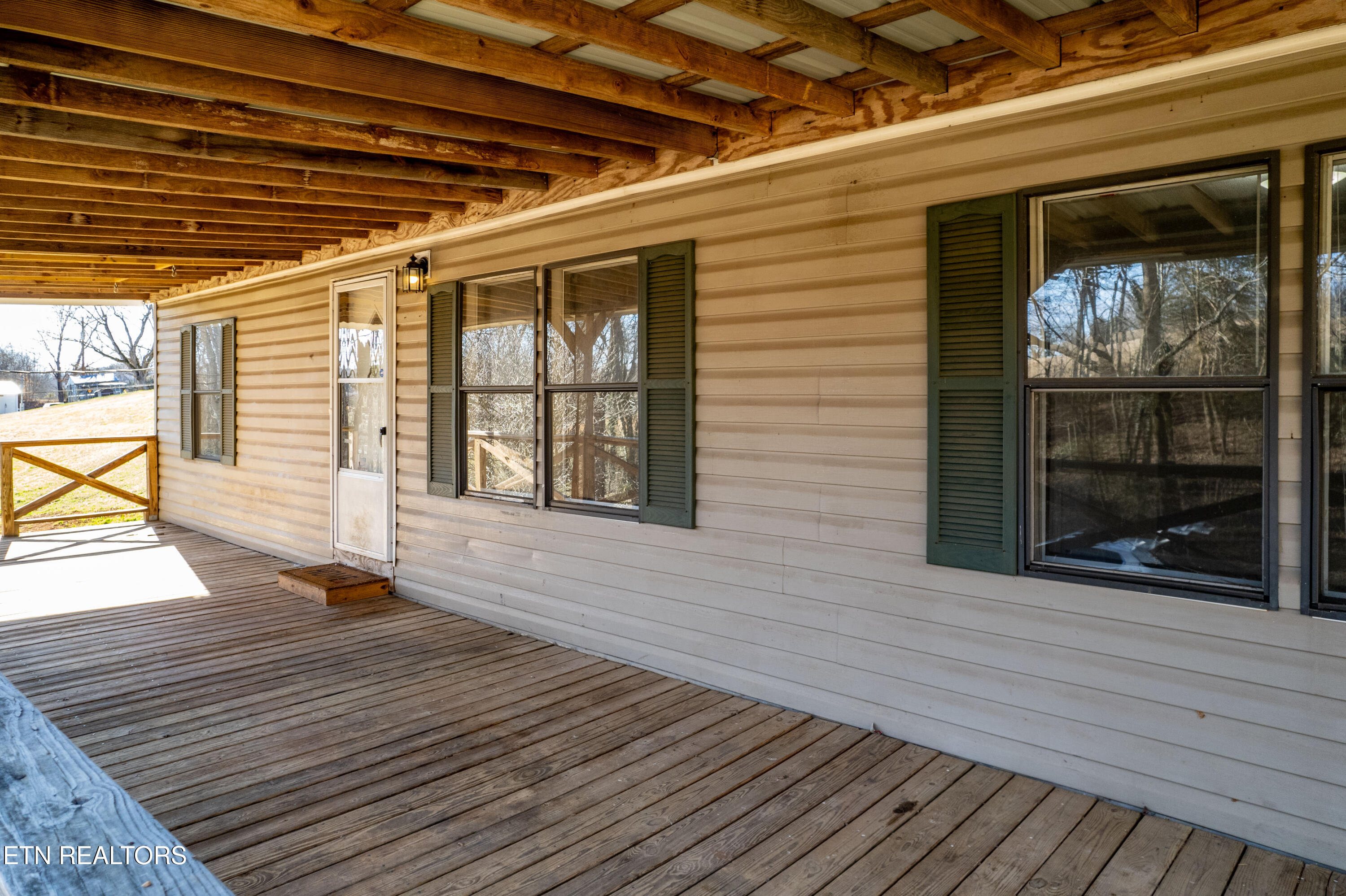 281 Trigonia Road Greenback, TN 37742 - Photo 7 of 27 281TrigoniaRd-30