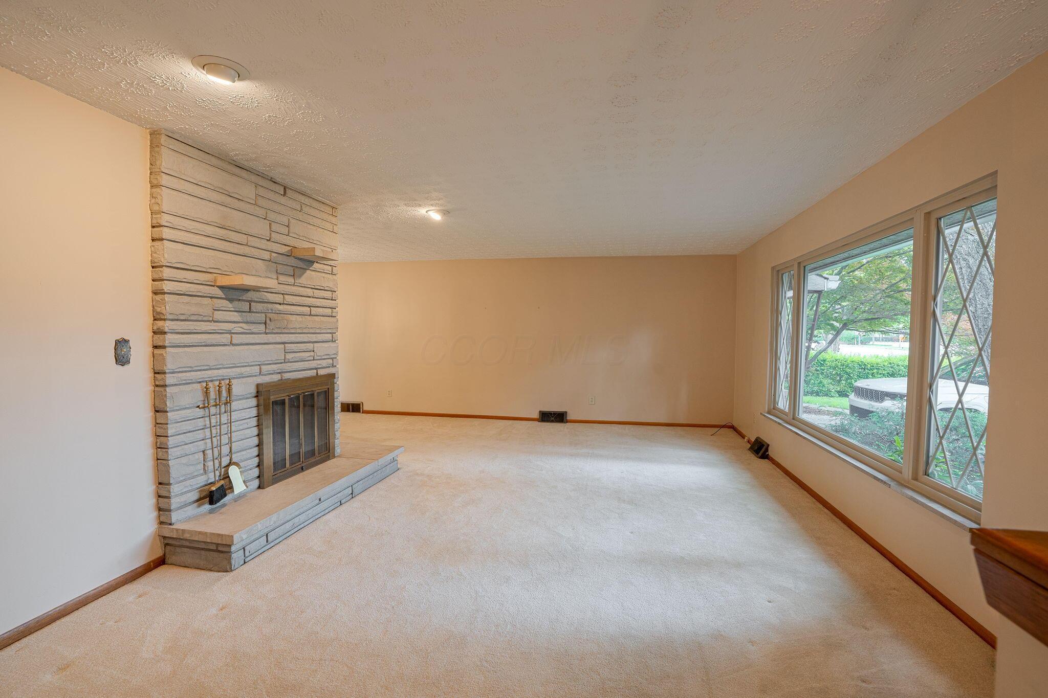105 Hamilton Road Columbus, OH 43230 - Photo 5 of 35 5-web-or-mls-105 Hamilton Rd - 5