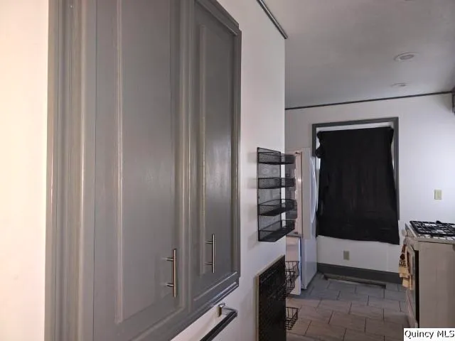 $62,900 | 51 West 4th Street, Dallas City, IL 62330