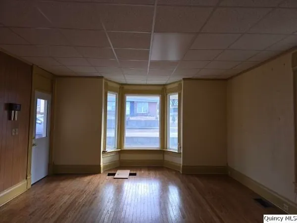 $62,900 | 51 West 4th Street, Dallas City, IL 62330