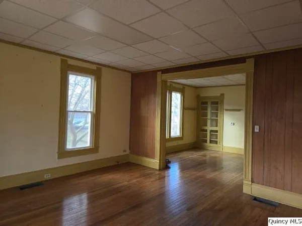 $62,900 | 51 West 4th Street, Dallas City, IL 62330