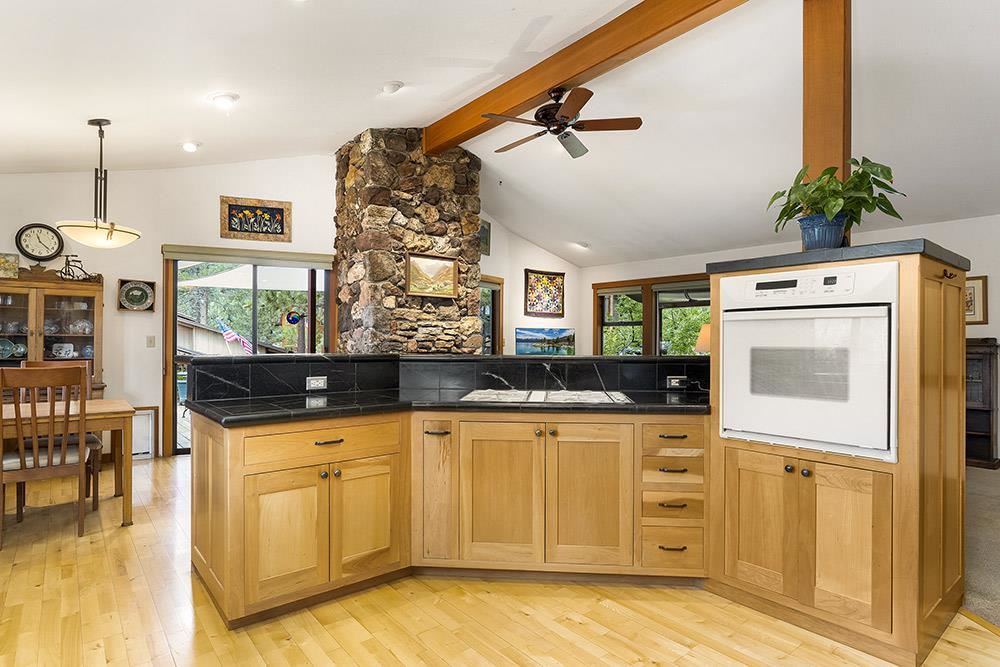 10155 Donner Trail Road Truckee, CA 96161 - Photo 3 of 21 Gallery Image 3