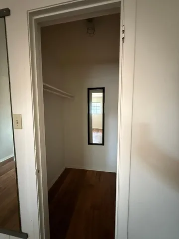 a view of utility room