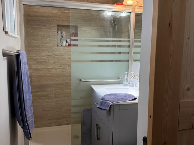 $395,000 | 550 Norridge Lane, Hoffman Estates, IL 60169