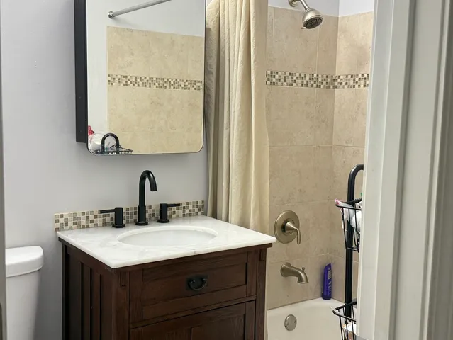 $395,000 | 550 Norridge Lane, Hoffman Estates, IL 60169