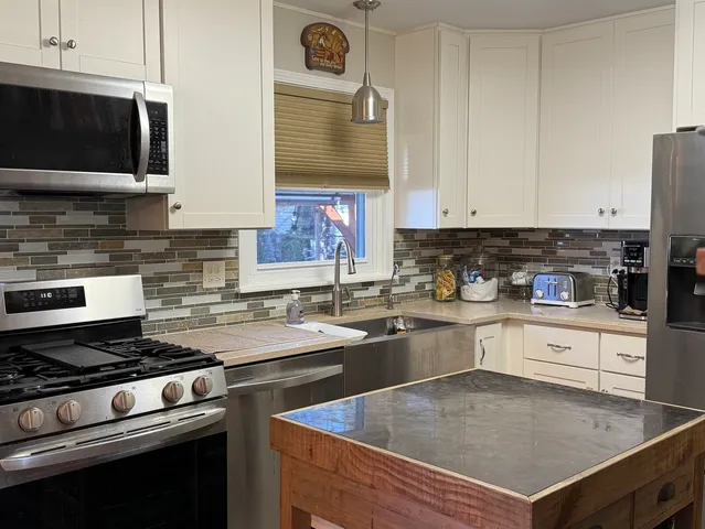 $395,000 | 550 Norridge Lane, Hoffman Estates, IL 60169