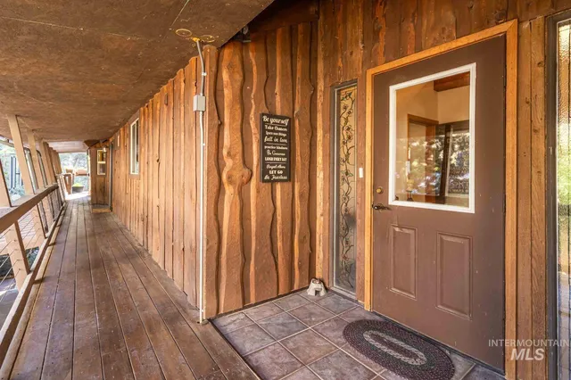 $1,200,000 | 1352 South Main Street, Riggins, ID 83549