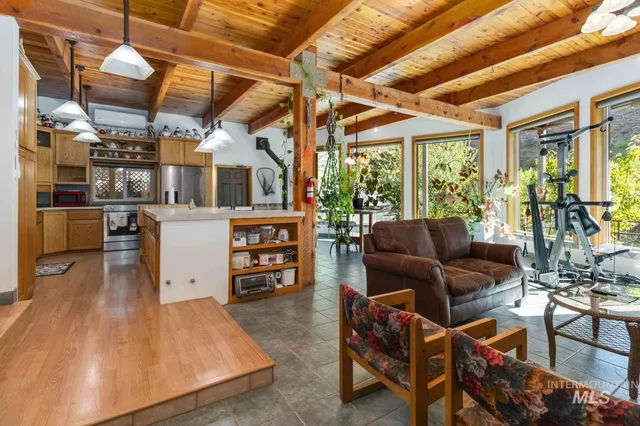 $1,200,000 | 1352 South Main Street, Riggins, ID 83549