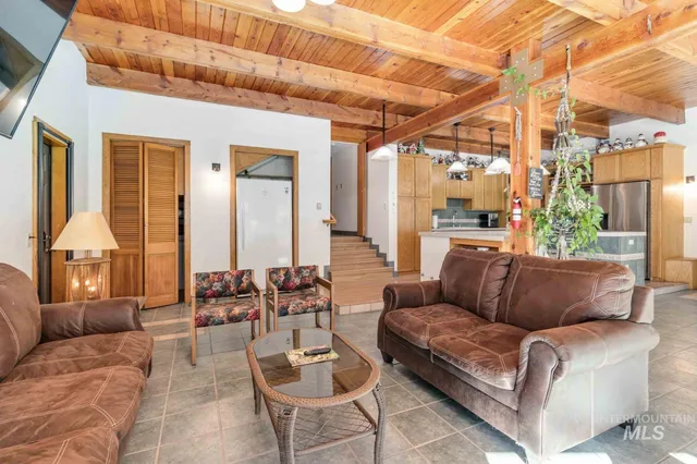 $1,200,000 | 1352 South Main Street, Riggins, ID 83549