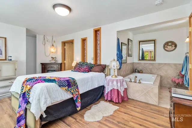 $1,200,000 | 1352 South Main Street, Riggins, ID 83549