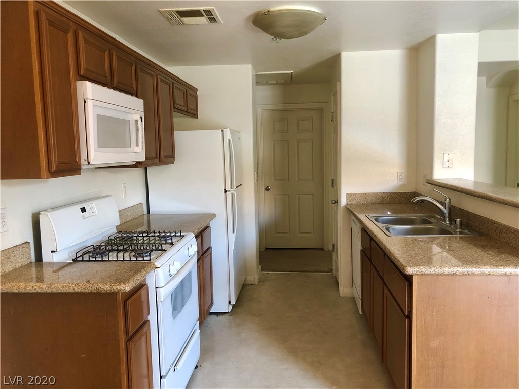 7701 West Robindale Road, Unit 158 Las Vegas, NV 89113 - Photo 3 of 9