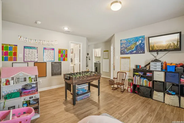 $2,500 | 633 Oleander Creek, Seguin, TX 78155