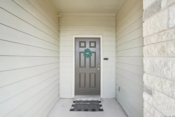 $2,500 | 633 Oleander Creek, Seguin, TX 78155