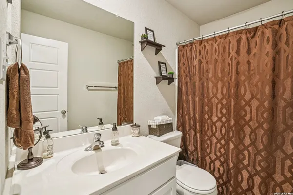 $2,500 | 633 Oleander Creek, Seguin, TX 78155